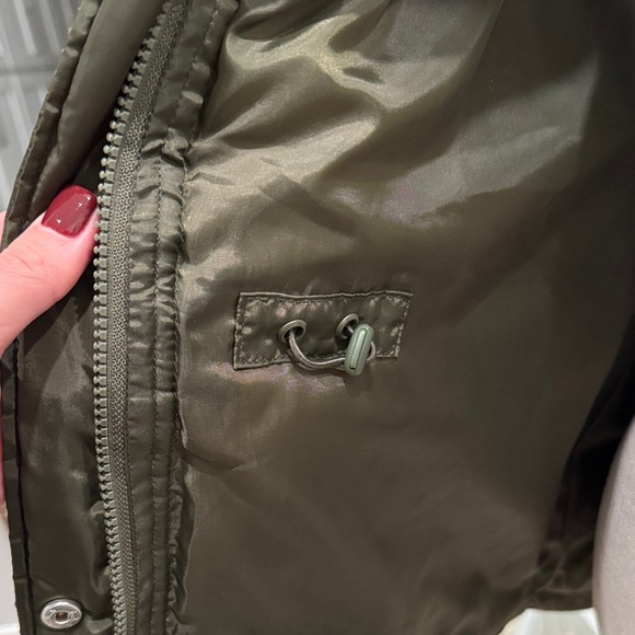 Olive Puffer Vest - Picture 3 of 5